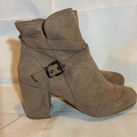 Madden Girl Rightonn Booties Taupe Vegan 7.5 - Picture 2 of 6